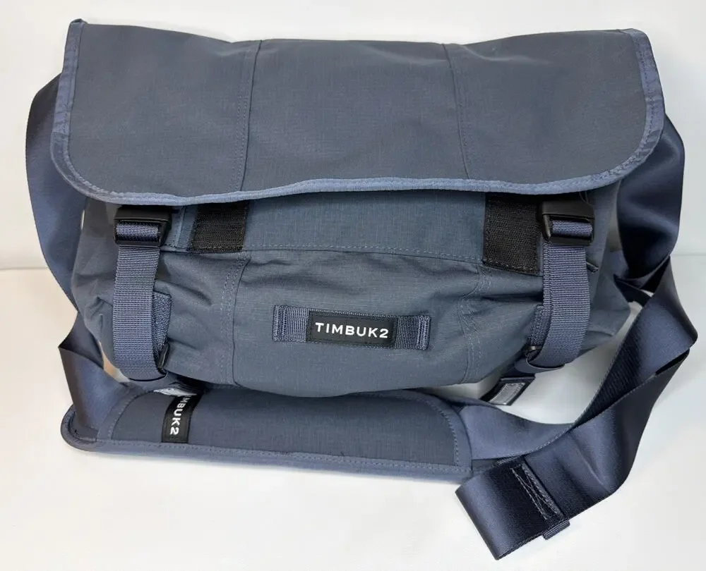 NWOT Timbuk2 Flight Classic Messenger Bag Nautical Medium Limited Edition Color